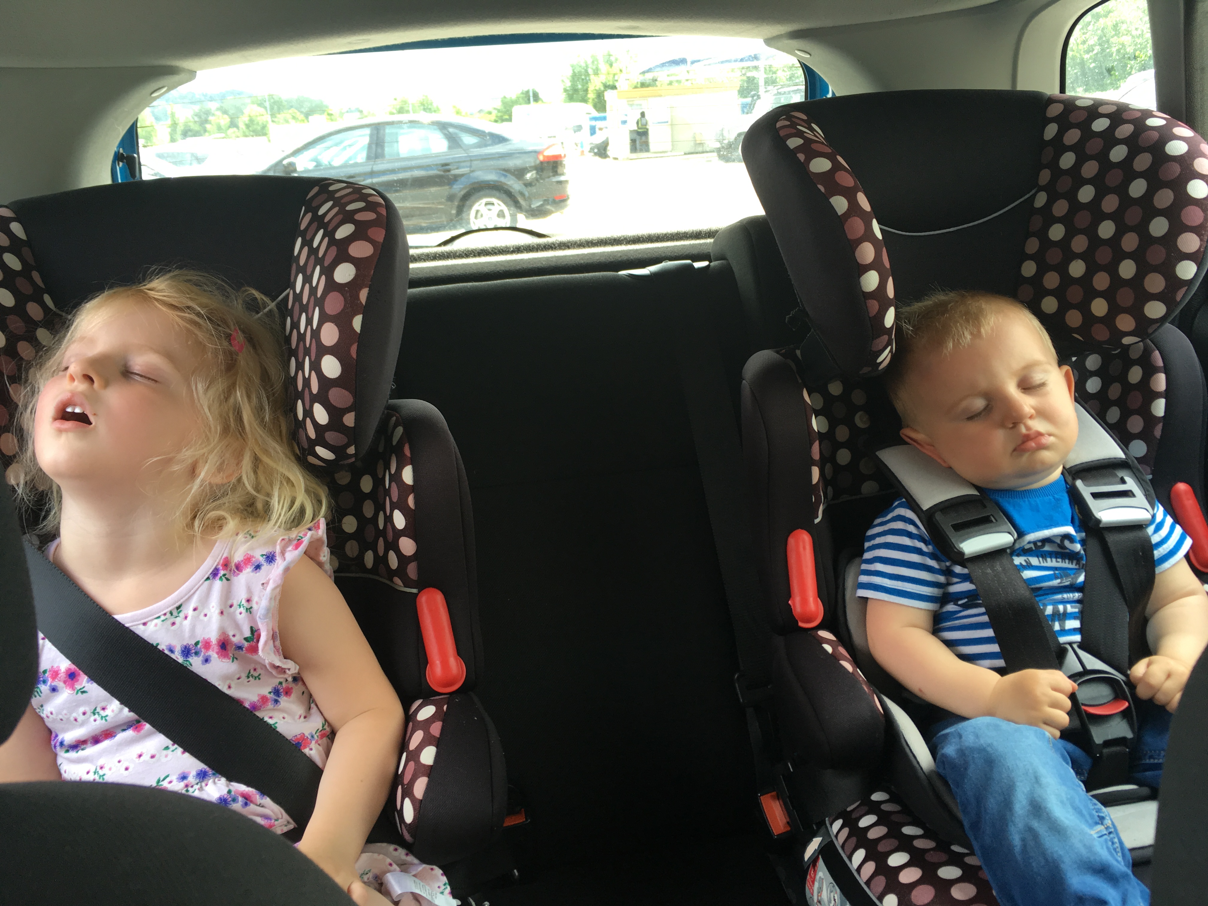 How to entertain a child on a long car ride
