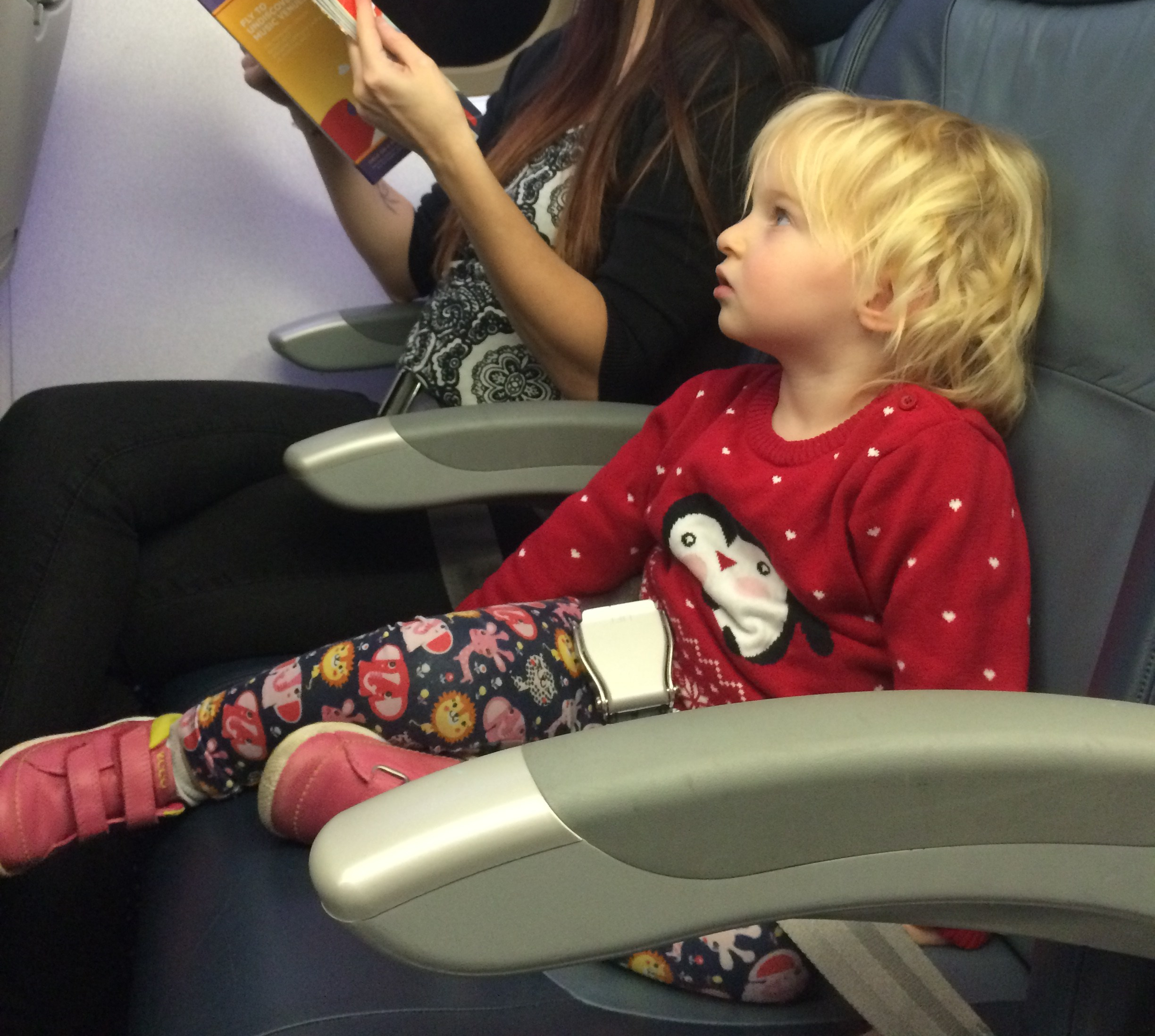 Your ultimate guide of tips when flying with young children and babies