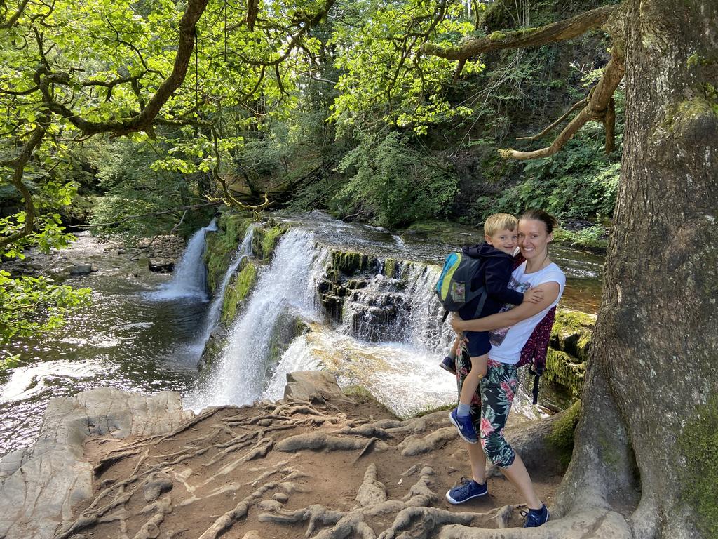 Ystradfellte waterfalls: Brecon Beacons National Park four waterfalls walk