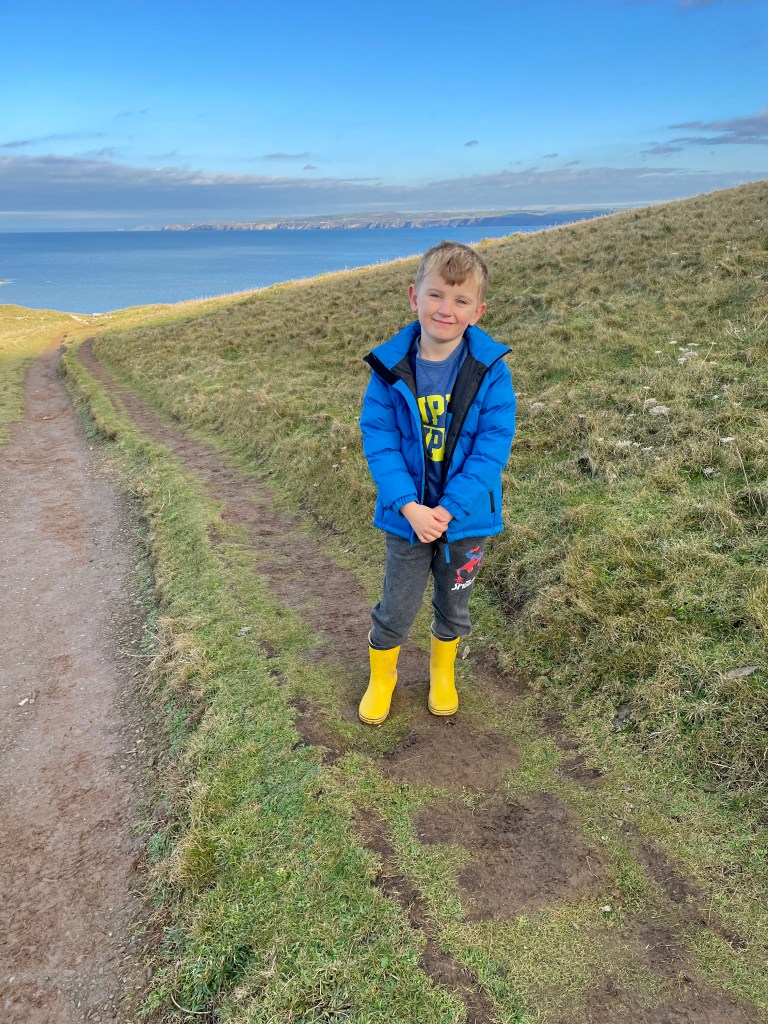 Walks with kids on cliffs in Cornwall