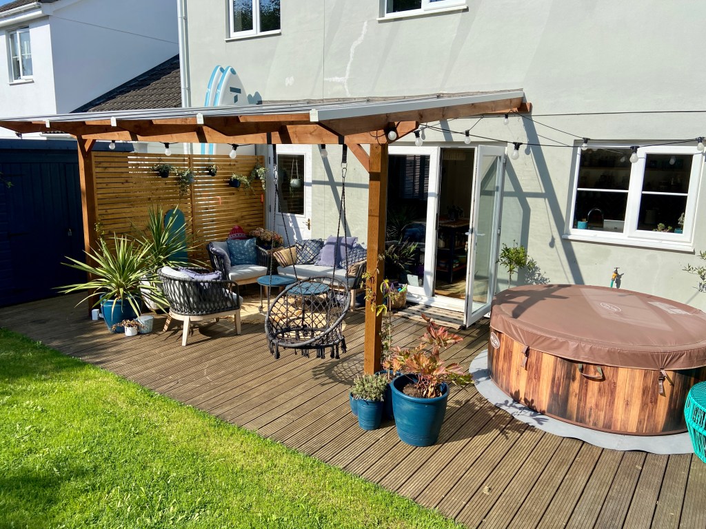 Veranda garden area