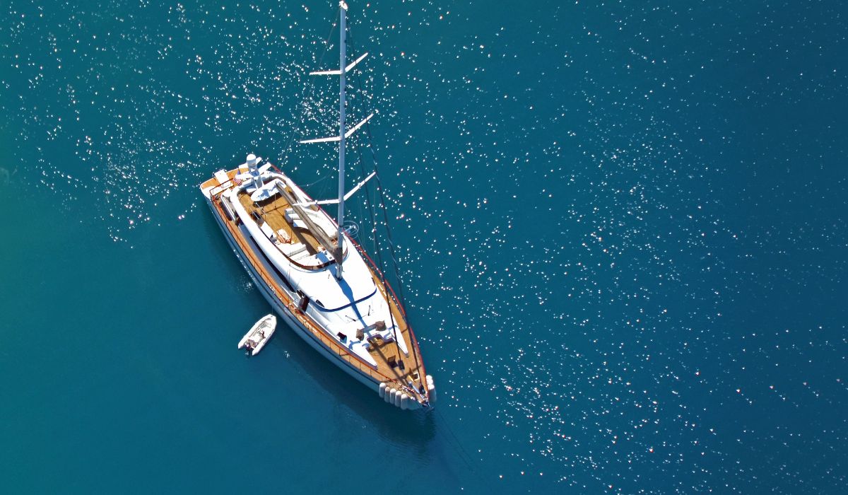 yacht charter