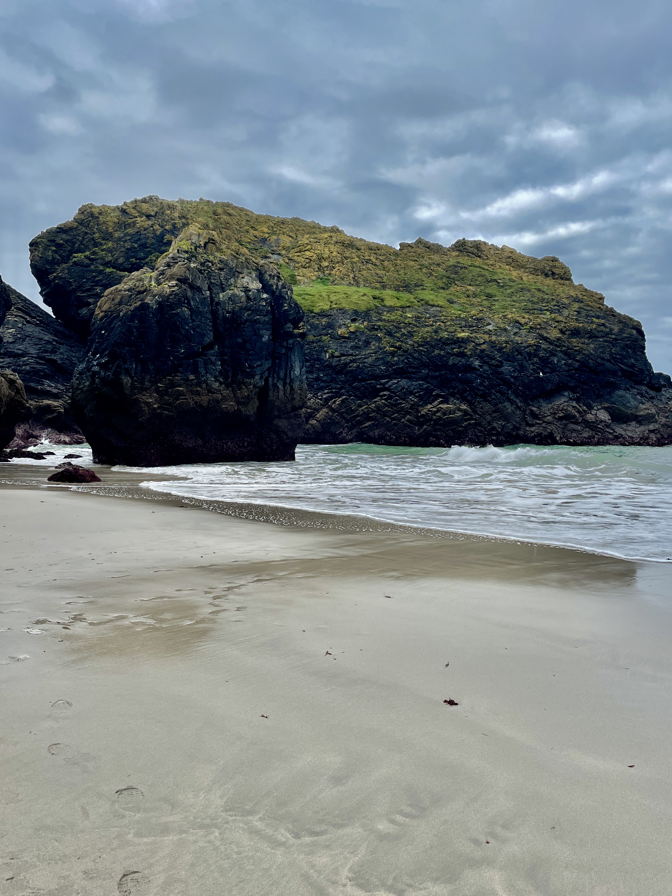 Dramatic Rock Formations at Kynance Cove, Hidden Gem in Cornwall