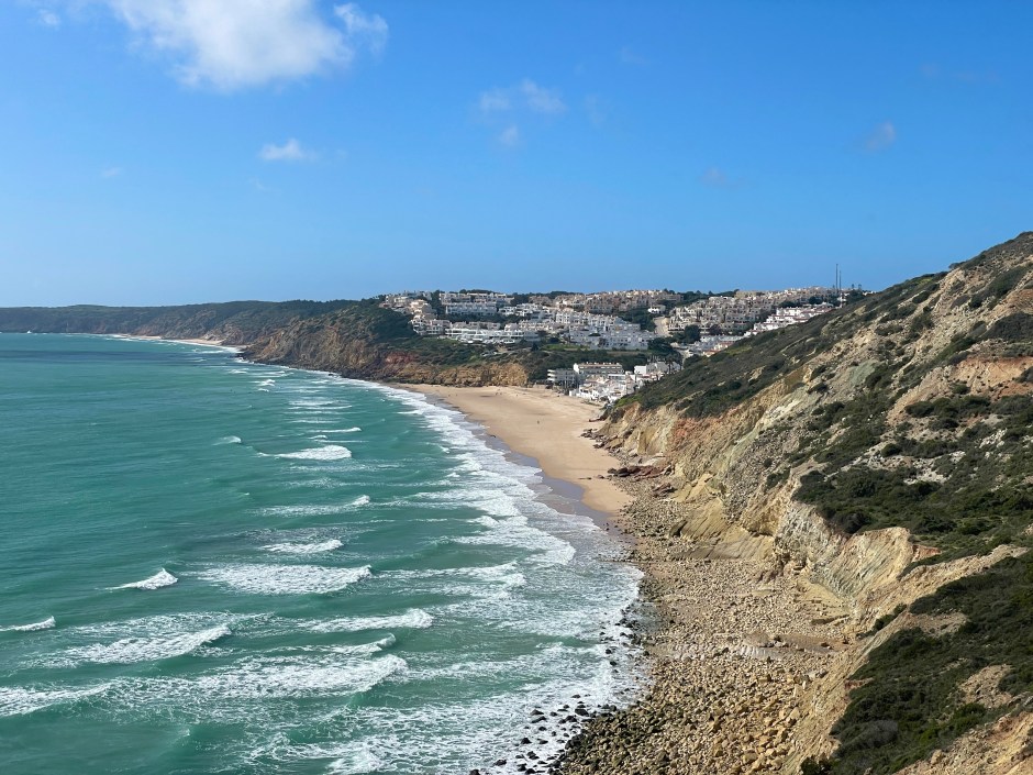 Salema Beach Review in February (Praia da Salema, Portugal)