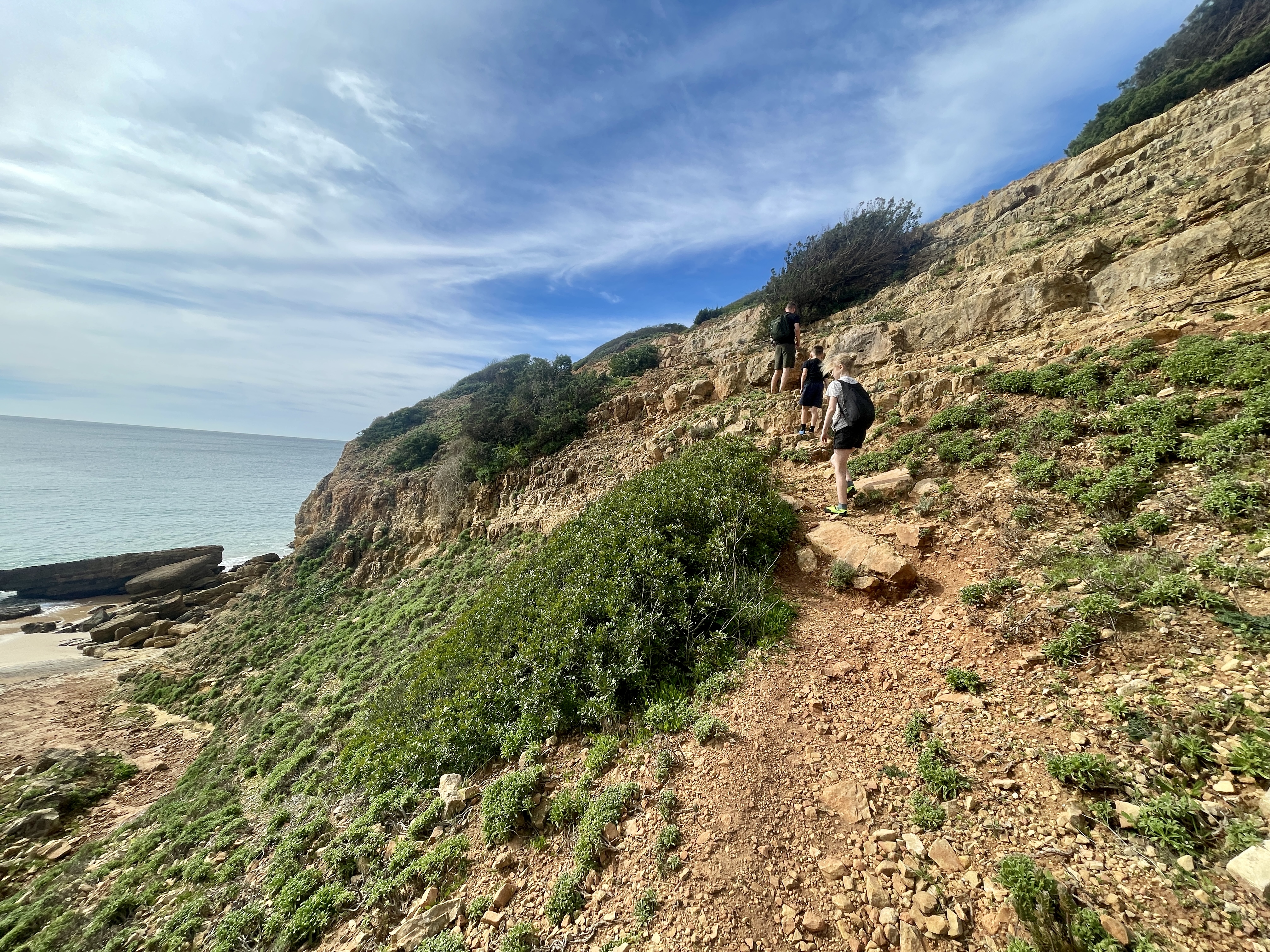 Praia Santa Cliff Walk to Praia da Figueria