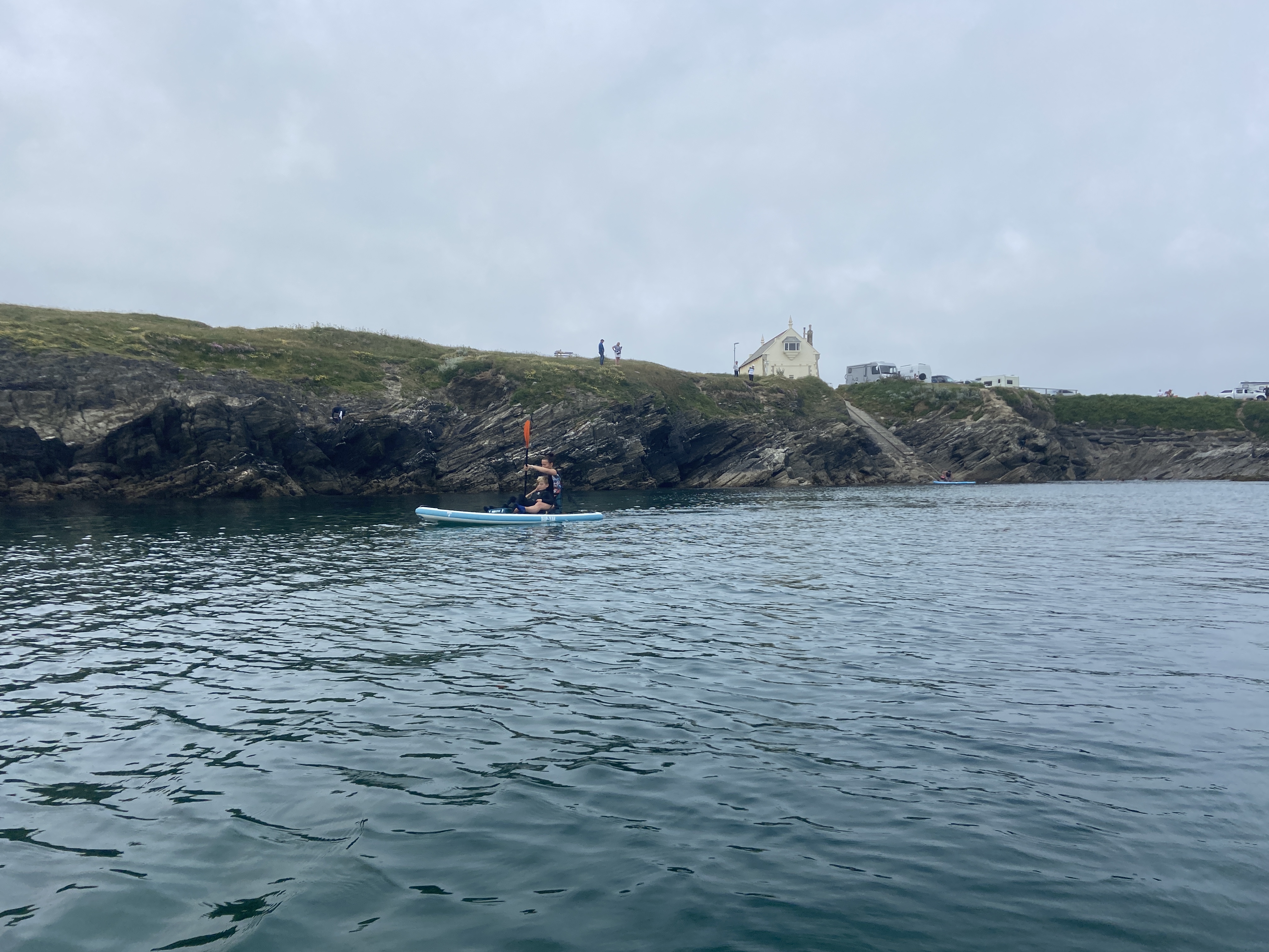 kayaking from towan headland to towan beach in newquay 
