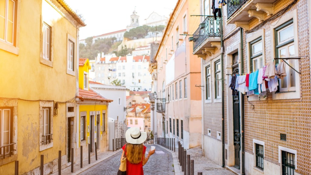 Essential Tips and Tricks for a First-Time Solo Traveller in Portugal