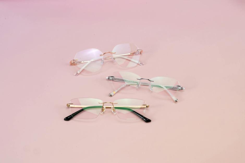 benefits of rimless glasses for travel