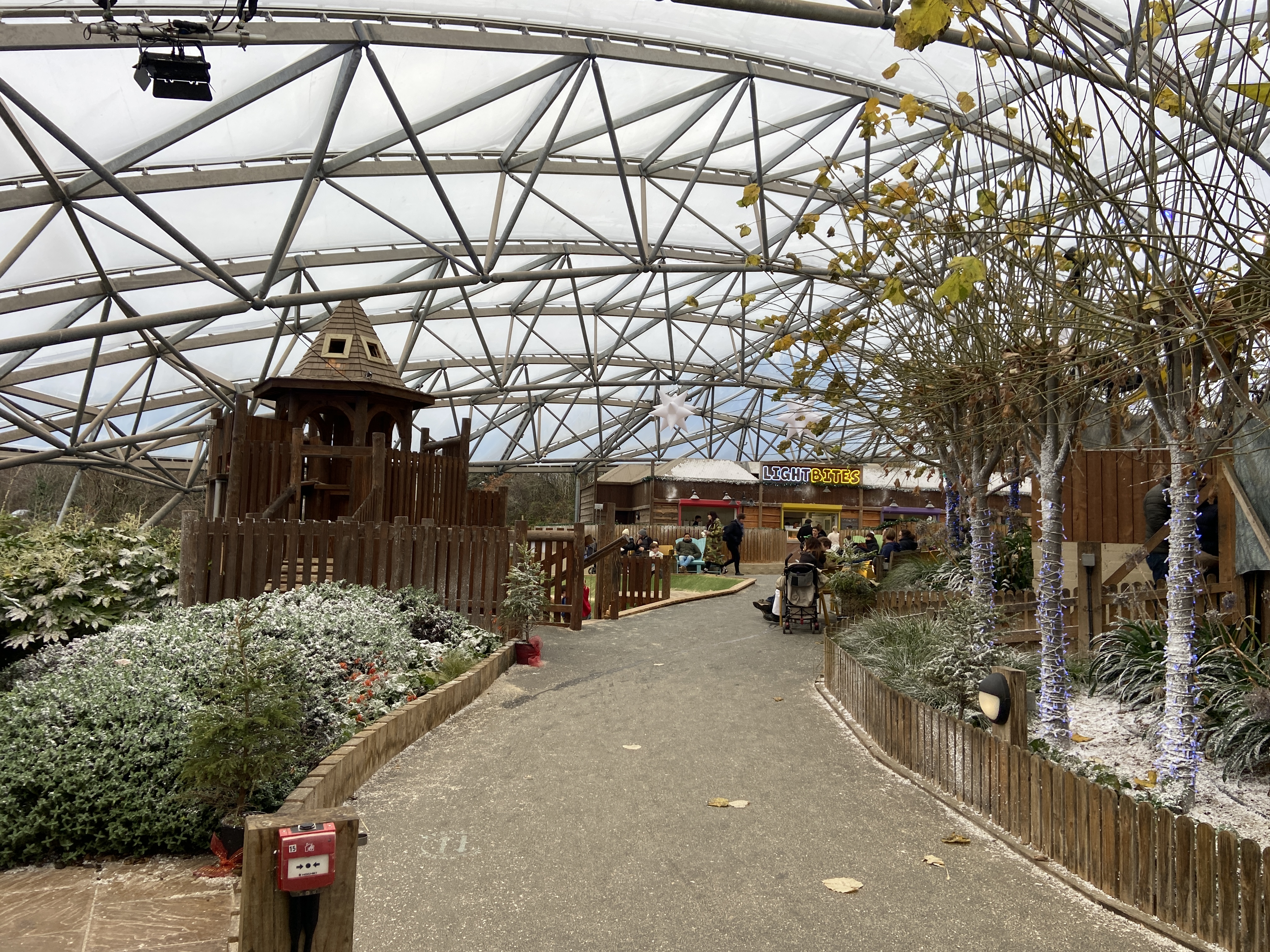 The Serendome at Bluestone is great fun with activities aimed at primary school kids.  There's a small playpark, water play, sand pit area and more!