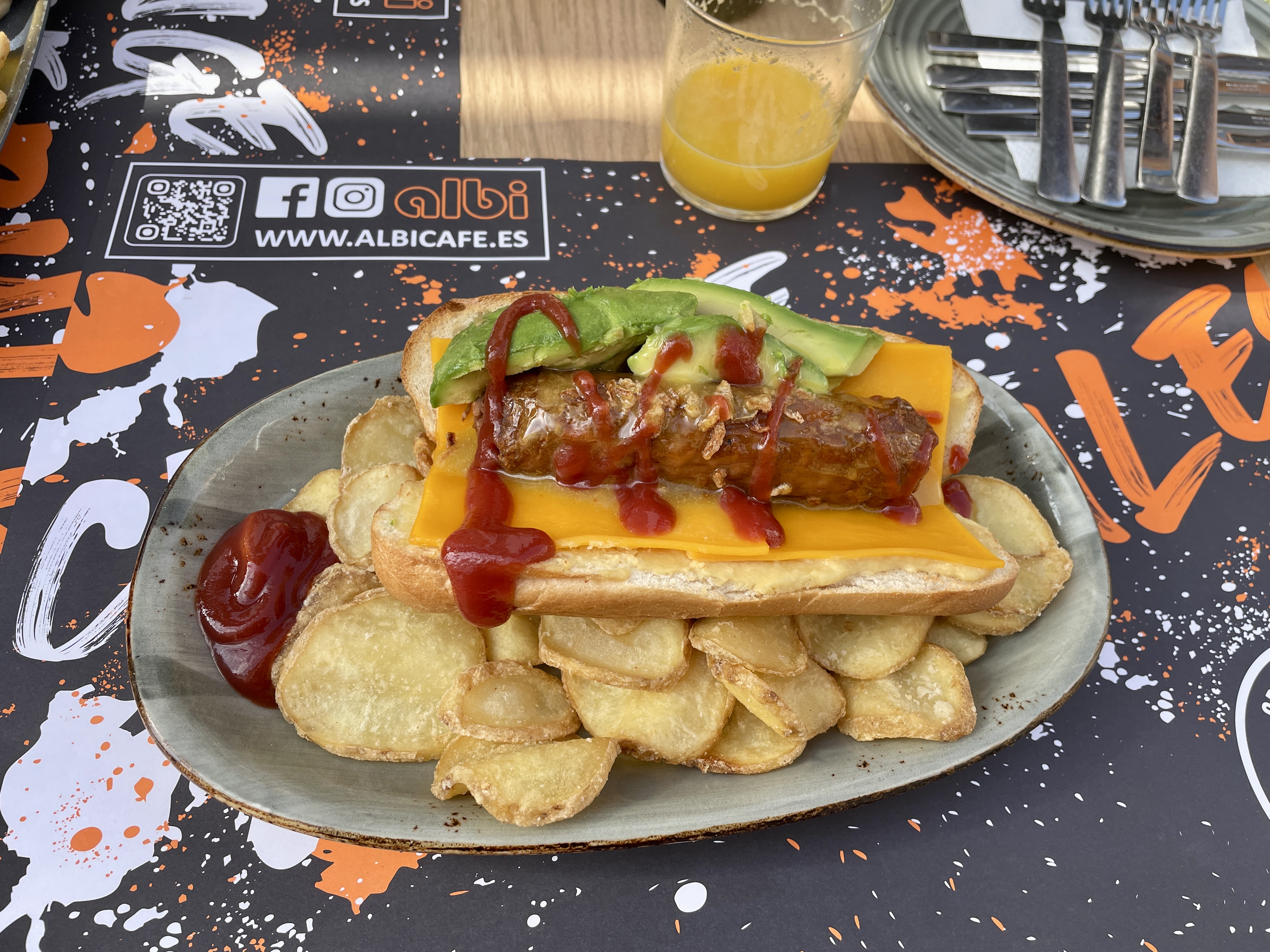 Vegan junk food at Albi Urban CAfe, Balcon De Europa, Nerja, Spain