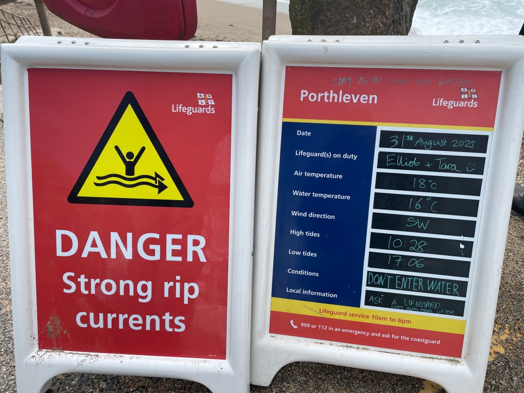 Dangerous rip currents and sea conditions at Porthleven