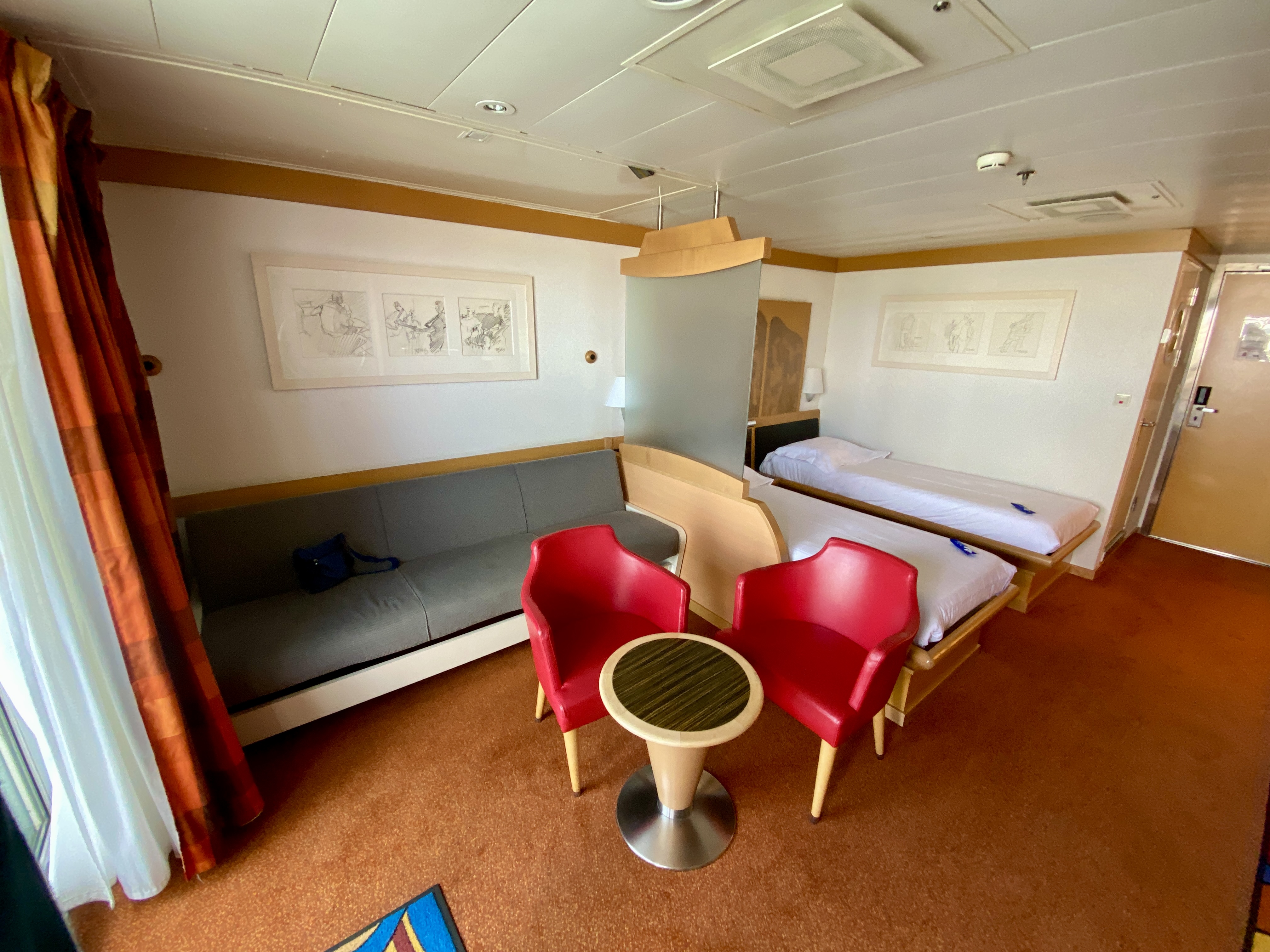 4 berth commodore suite brittany ferries pont aven